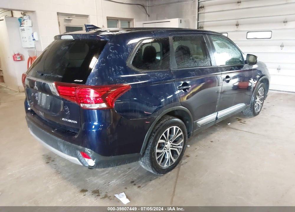 2018 MITSUBISHI OUTLANDER ES VIN: JA4AZ3A36JZ054544