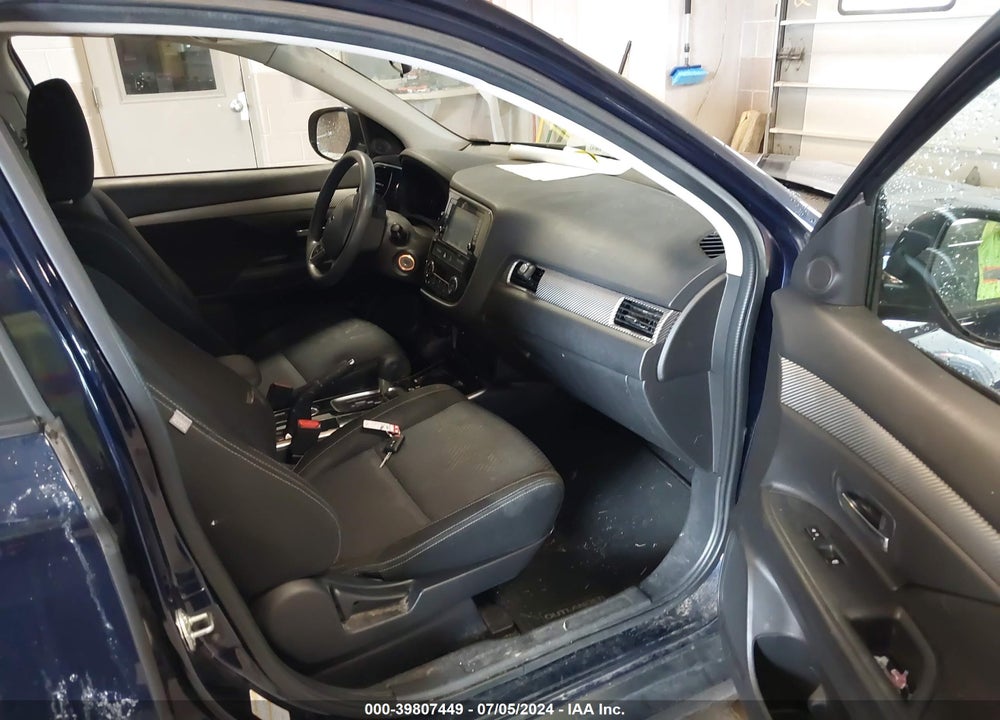 2018 MITSUBISHI OUTLANDER ES VIN: JA4AZ3A36JZ054544