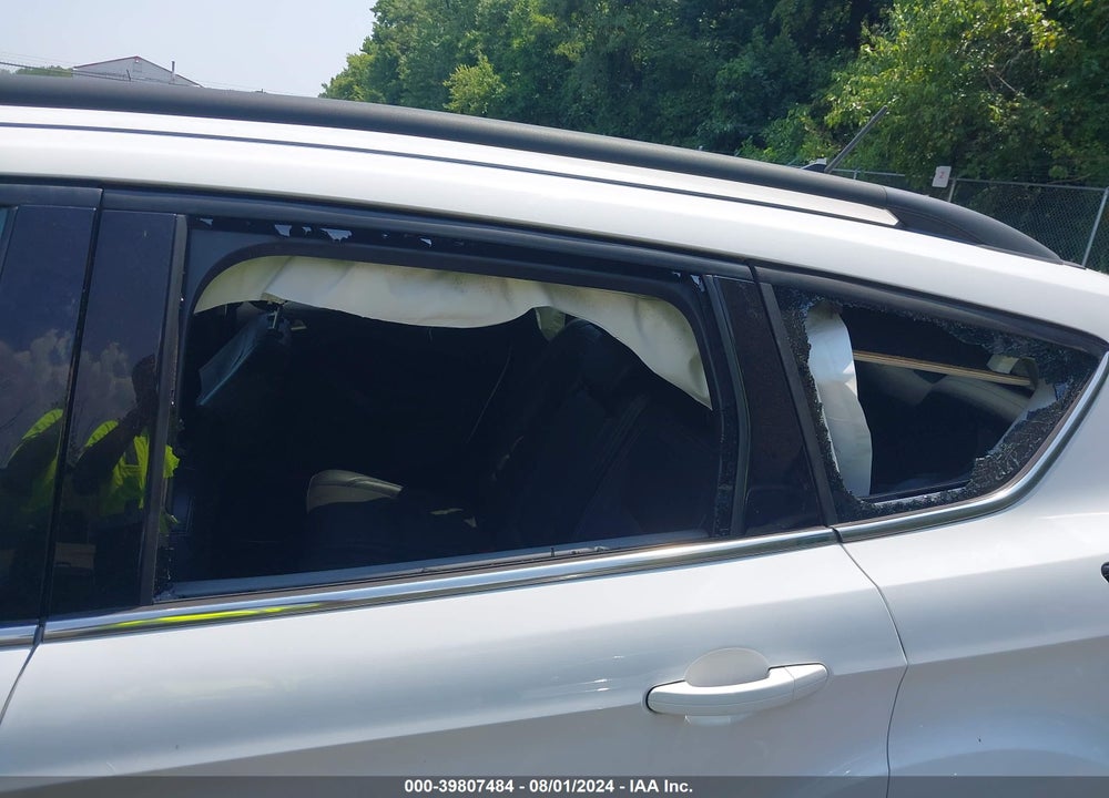 2018 FORD ESCAPE SEL VIN: 1FMCU9HD6JUA81427