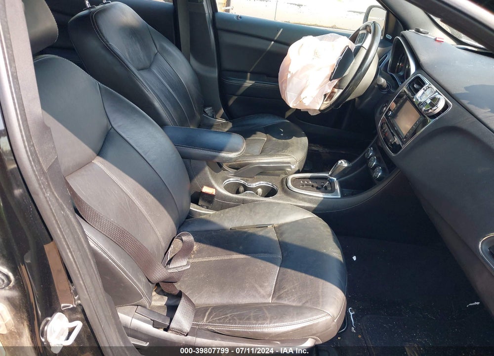 2011 CHRYSLER 200 VIN: 1C3BC2FG5BN606937