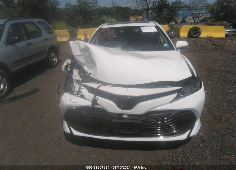 2019 TOYOTA CAMRY LE VIN: 4T1B11HK5KU768114