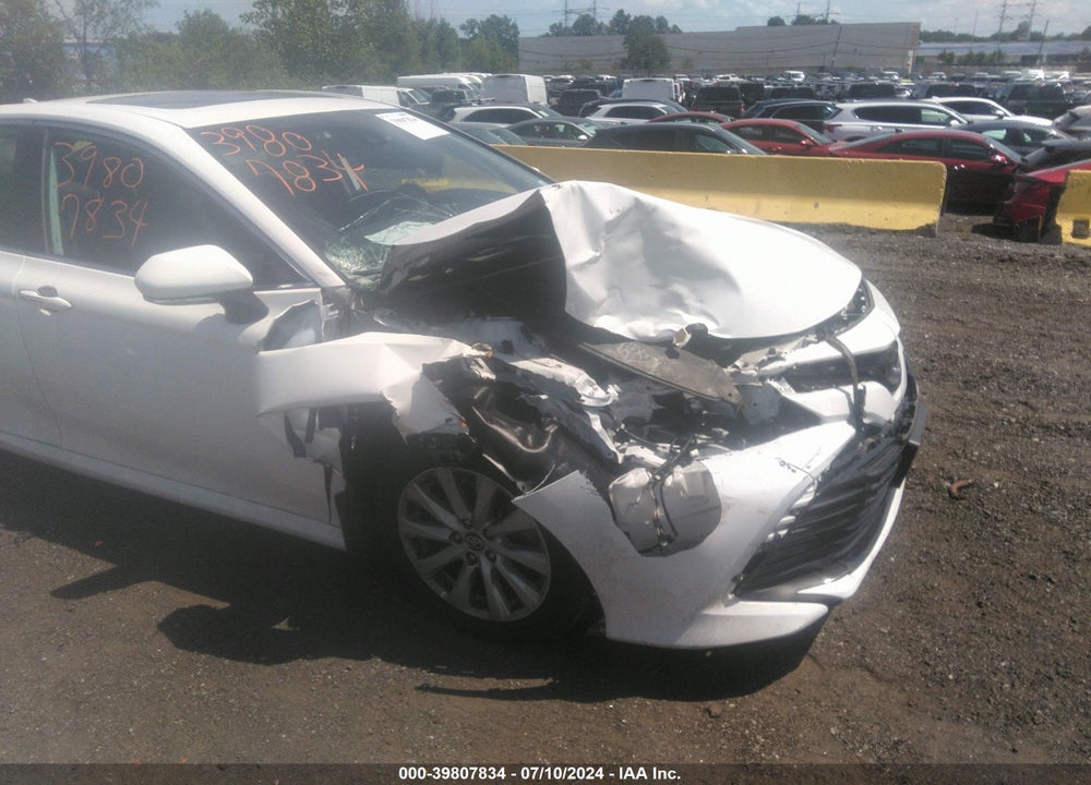 2019 TOYOTA CAMRY LE VIN: 4T1B11HK5KU768114