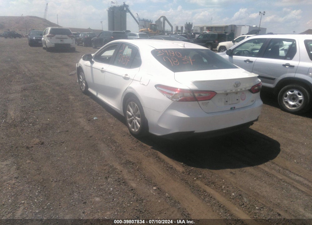 2019 TOYOTA CAMRY LE VIN: 4T1B11HK5KU768114