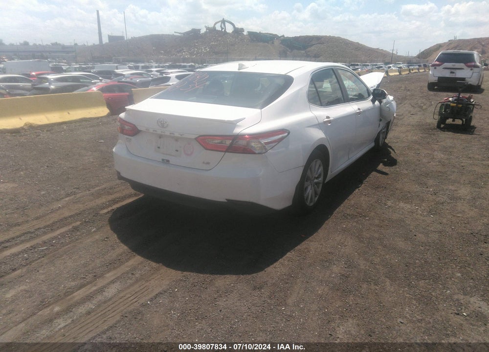 2019 TOYOTA CAMRY LE VIN: 4T1B11HK5KU768114