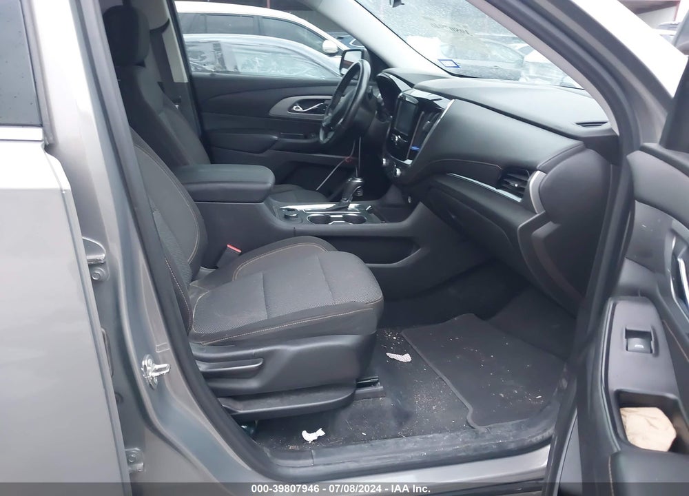 2018 CHEVROLET TRAVERSE 1LT VIN: 1GNERGKW0JJ136802