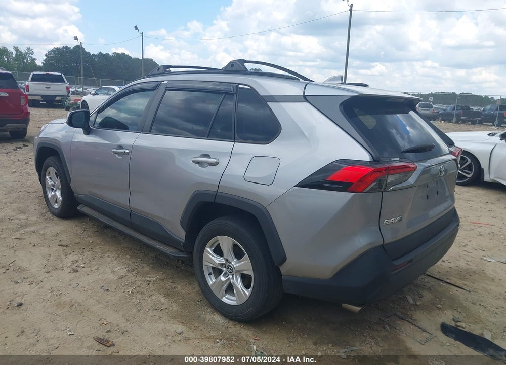 2021 TOYOTA RAV4 XLE VIN: 2T3W1RFV7MW105196