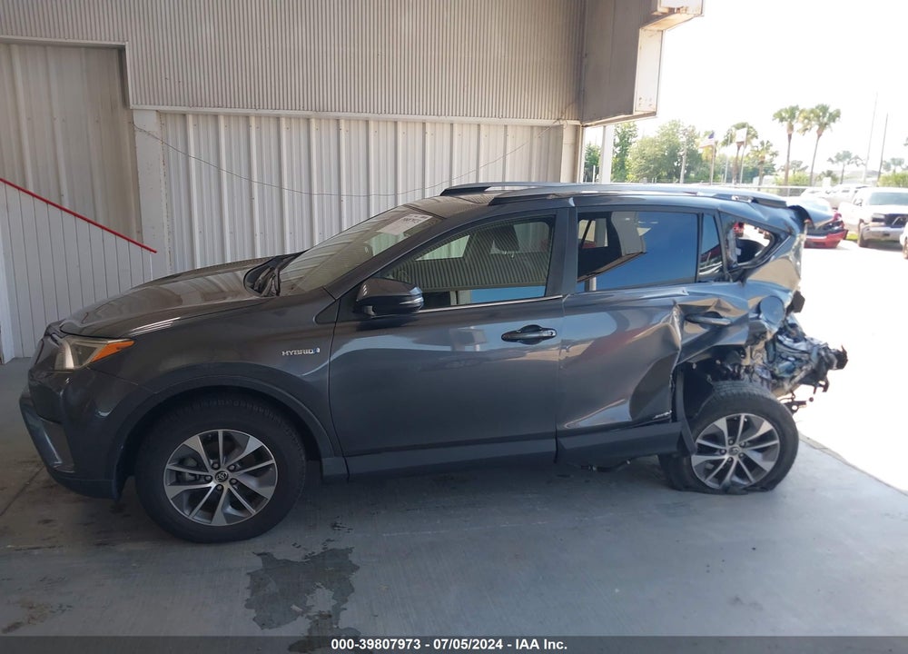 2018 TOYOTA RAV4 HYBRID XLE VIN: JTMRJREV0JD253276
