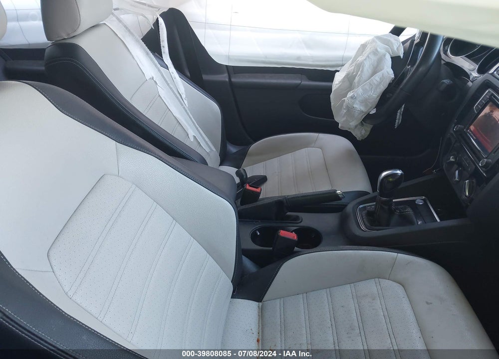 2016 VOLKSWAGEN JETTA 1.8T SPORT VIN: 3VWD17AJ7GM339387