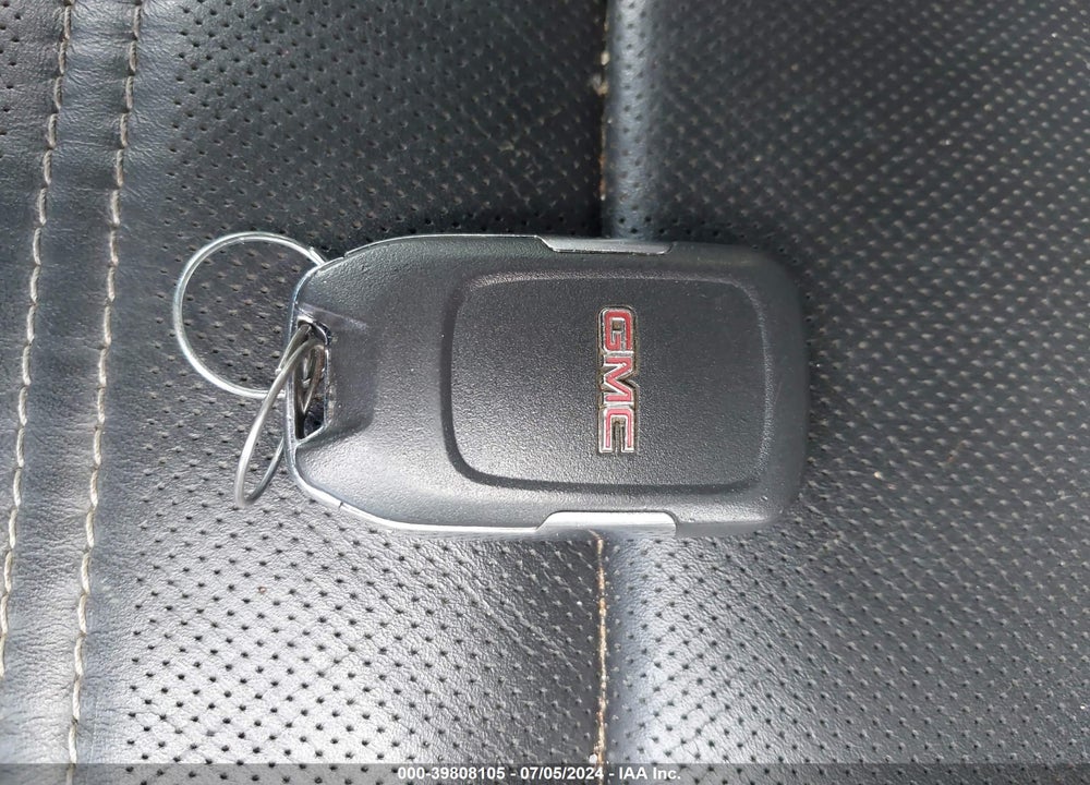 2015 GMC YUKON DENALI VIN: 1GKS1CKJ2FR592121