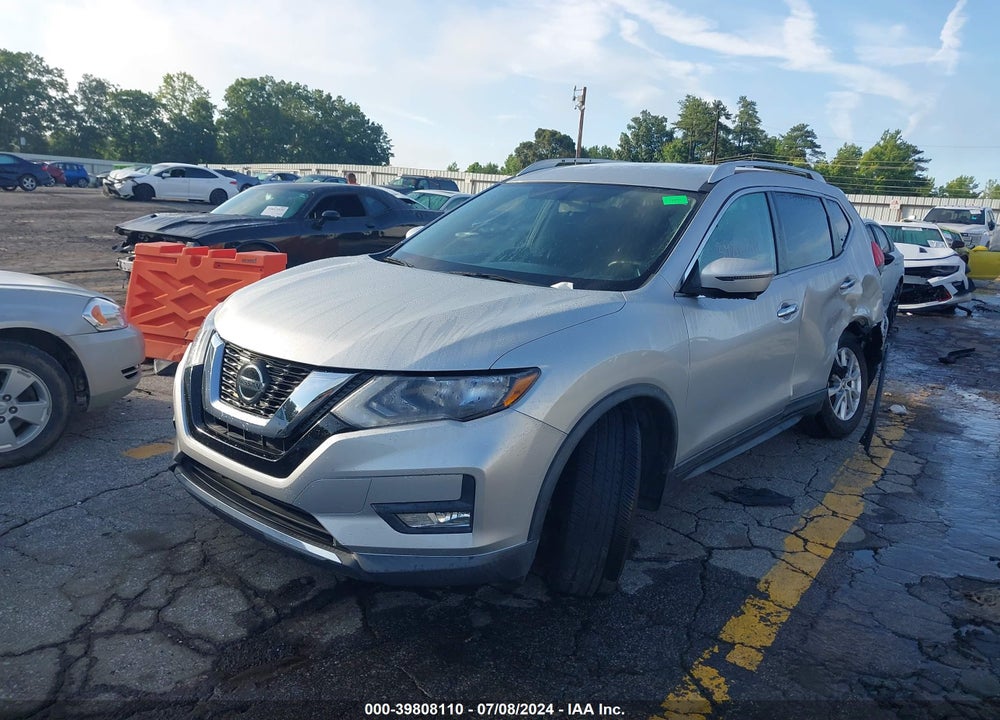2018 NISSAN ROGUE SV VIN: KNMAT2MT6JP607265