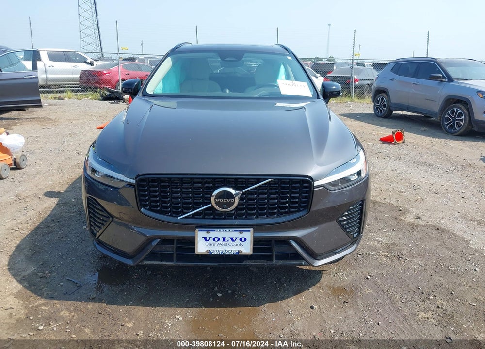 2023 VOLVO XC60 B6 ULTIMATE DARK THEME VIN: YV4062RM7P1254936