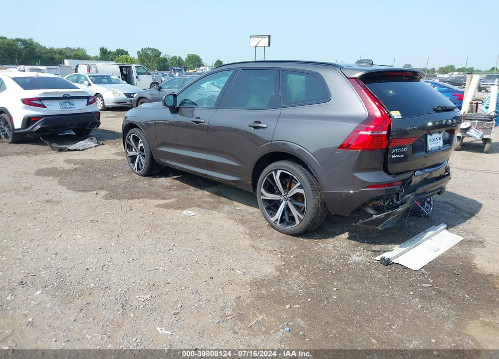 2023 VOLVO XC60 B6 ULTIMATE DARK THEME VIN: YV4062RM7P1254936