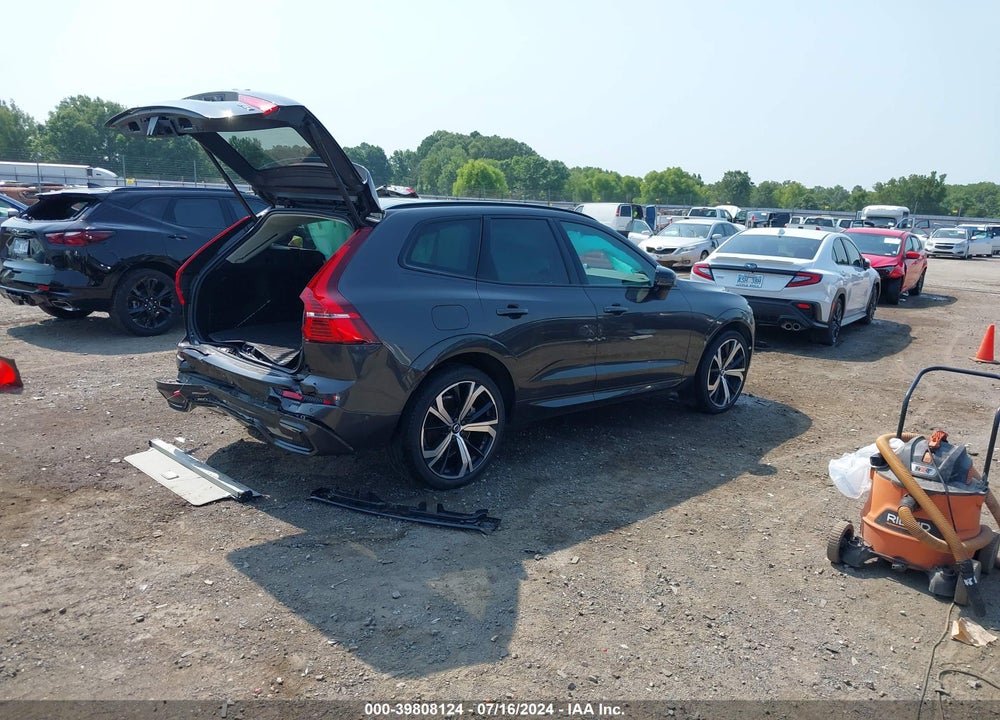 2023 VOLVO XC60 B6 ULTIMATE DARK THEME VIN: YV4062RM7P1254936