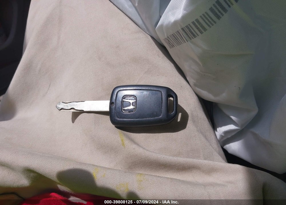 2015 HONDA CIVIC LX VIN: 19XFB2F51FE076975