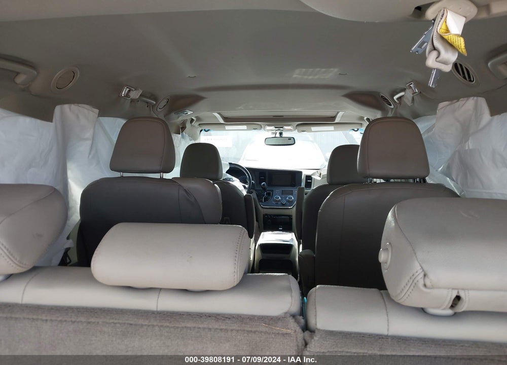 2015 TOYOTA SIENNA XLE 8 PASSENGER VIN: 5TDYK3DC4FS530383