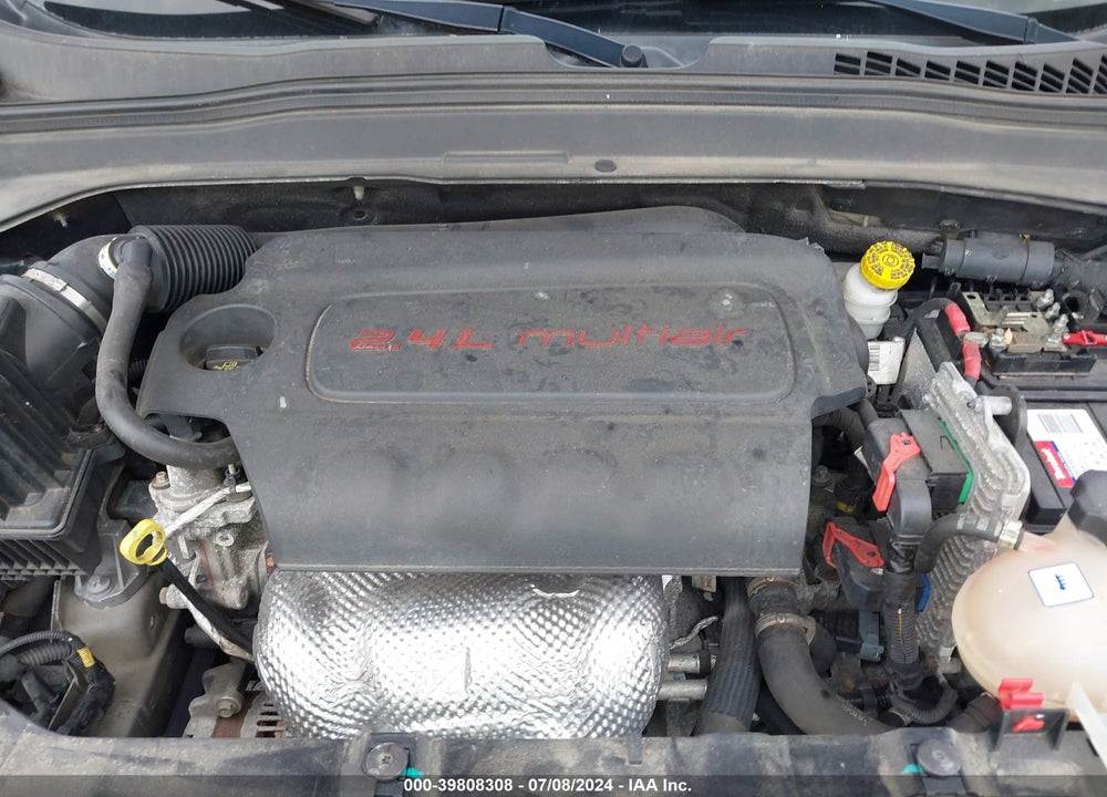 2015 JEEP RENEGADE LATITUDE VIN: ZACCJBBT2FPB99777