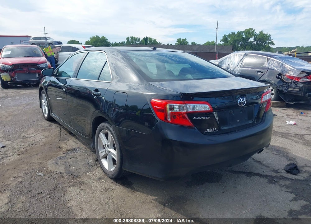 2014 TOYOTA CAMRY SE VIN: 4T1BF1FK4EU377187