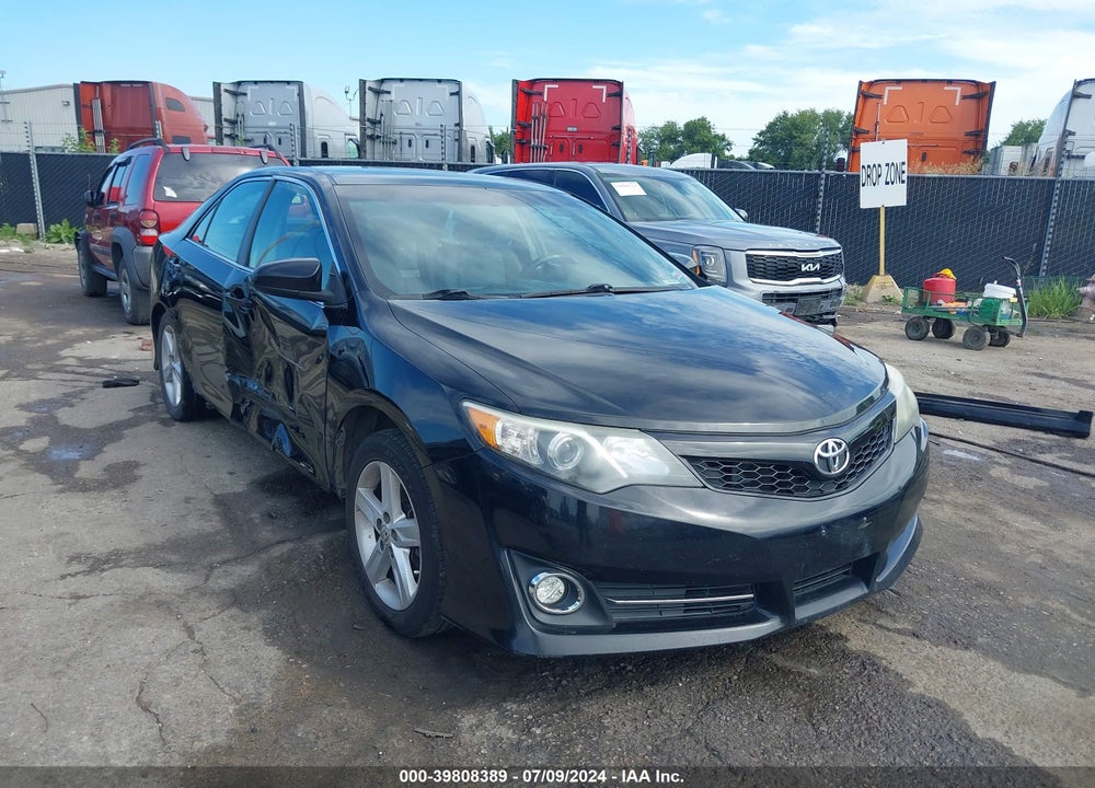 2014 TOYOTA CAMRY SE VIN: 4T1BF1FK4EU377187