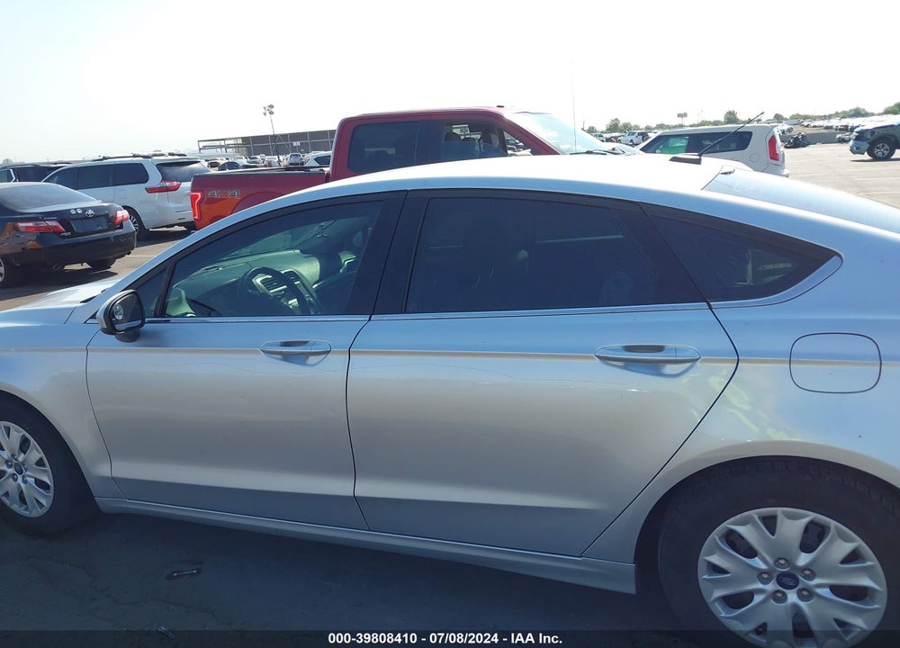 2019 FORD FUSION S VIN: 3FA6P0G74KR176700