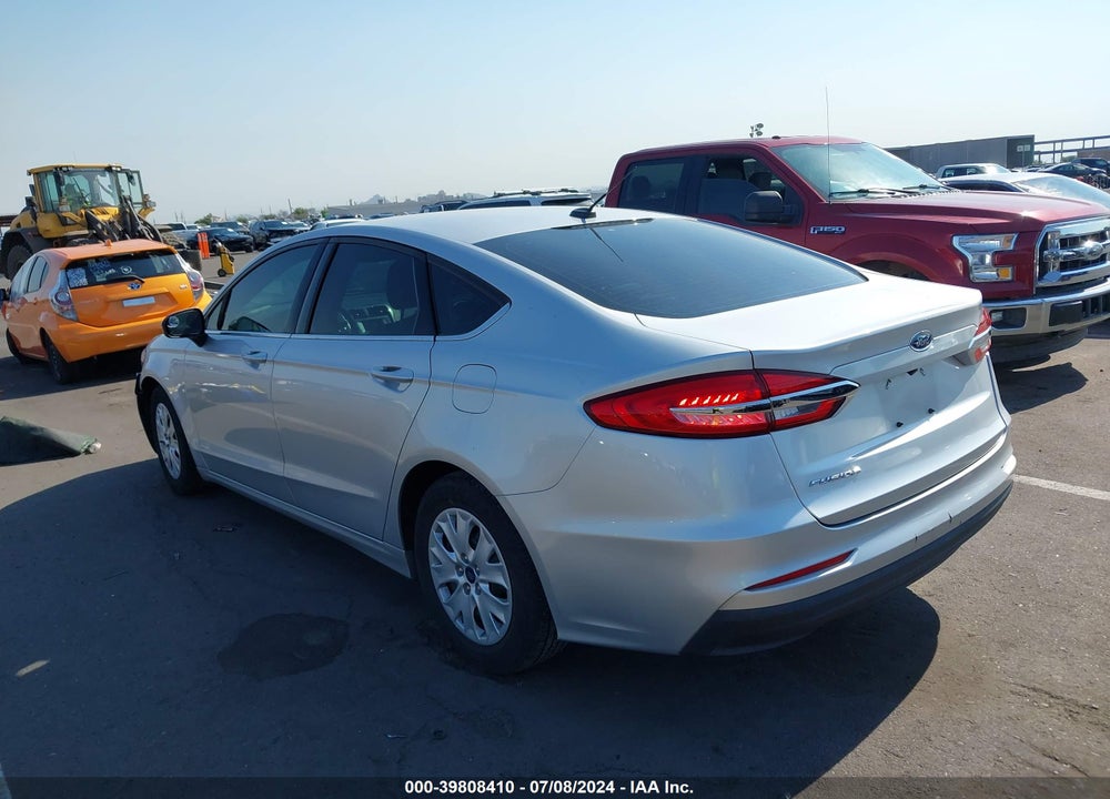 2019 FORD FUSION S VIN: 3FA6P0G74KR176700