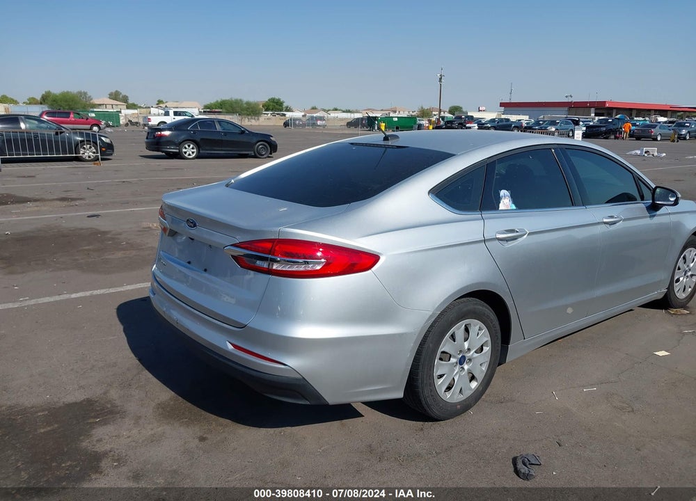 2019 FORD FUSION S VIN: 3FA6P0G74KR176700