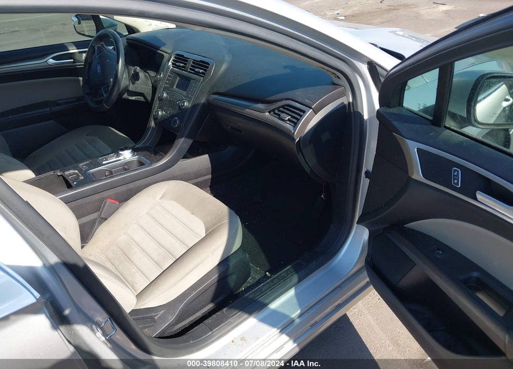 2019 FORD FUSION S VIN: 3FA6P0G74KR176700
