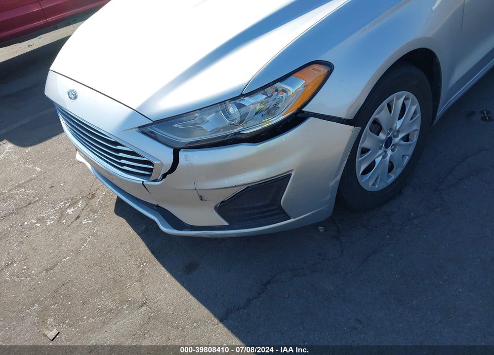 2019 FORD FUSION S VIN: 3FA6P0G74KR176700