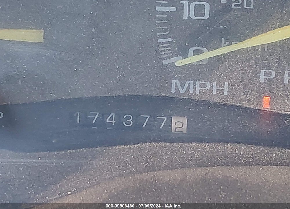 1997 CHEVROLET SUBURBAN 2500 VIN: 3GNGK26R3VG150933