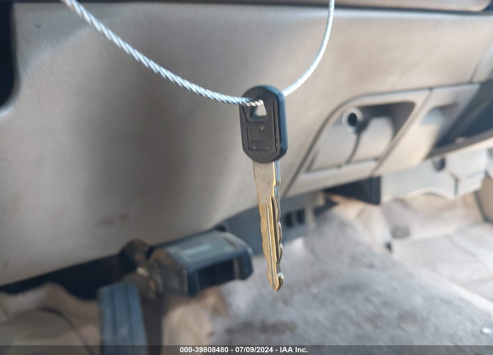 1997 CHEVROLET SUBURBAN 2500 VIN: 3GNGK26R3VG150933