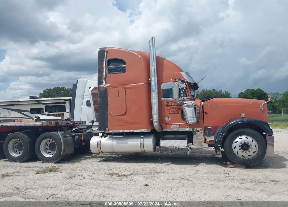 2001 FREIGHTLINER FLD132 XL FLD132 XL CLASSIC VIN: 1FUJAPCK51LG99967