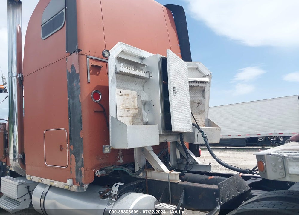 2001 FREIGHTLINER FLD132 XL FLD132 XL CLASSIC VIN: 1FUJAPCK51LG99967