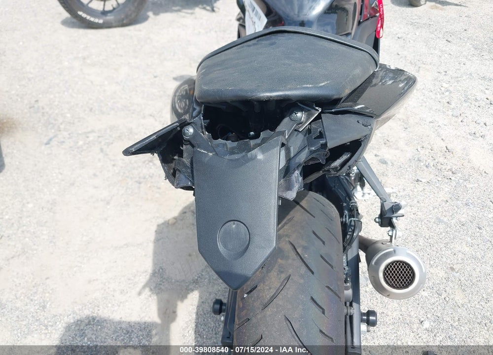 2023 YAMAHA YZFR3 A VIN: MH3RH18Y0PK010222