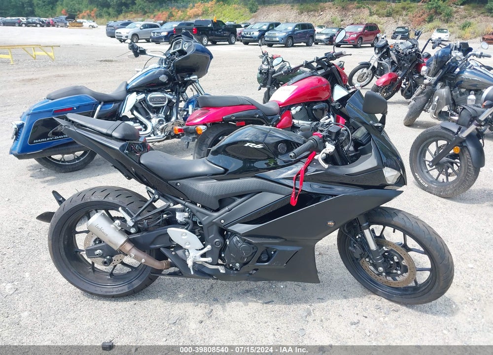 2023 YAMAHA YZFR3 A VIN: MH3RH18Y0PK010222