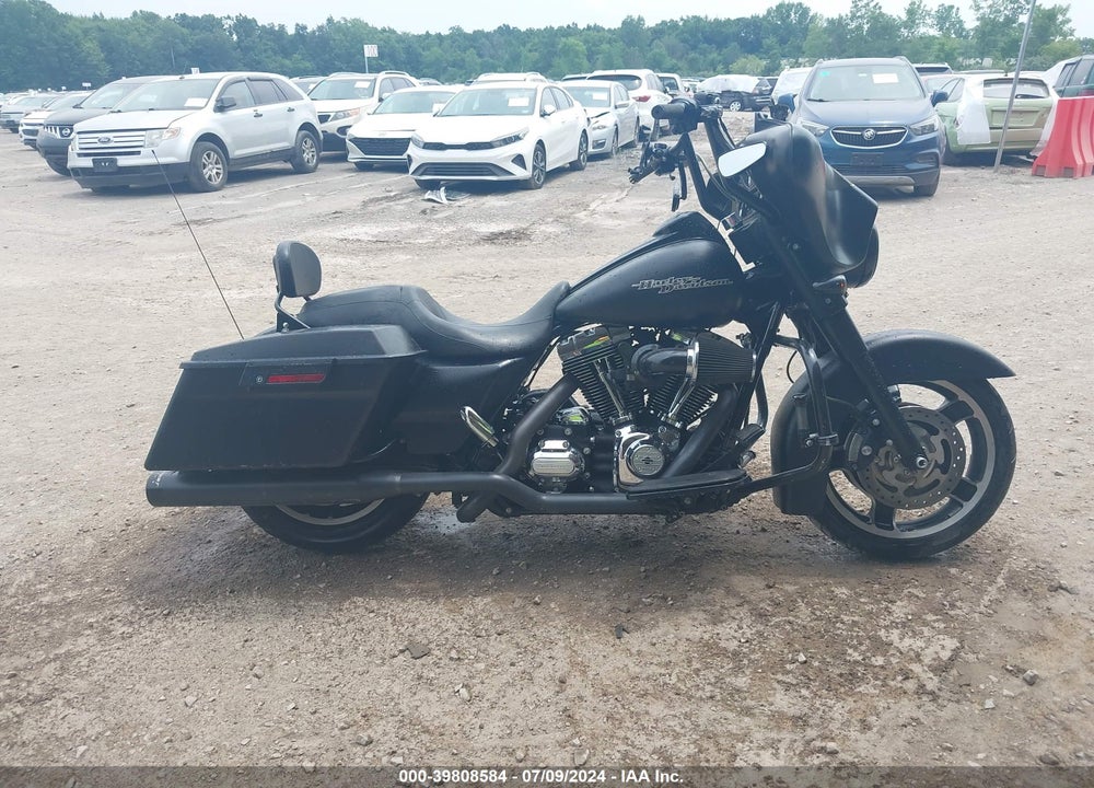 2013 HARLEY-DAVIDSON FLHX STREET GLIDE VIN: 1HD1KBM1XDB677739