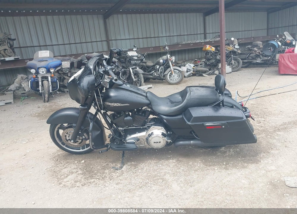 2013 HARLEY-DAVIDSON FLHX STREET GLIDE VIN: 1HD1KBM1XDB677739