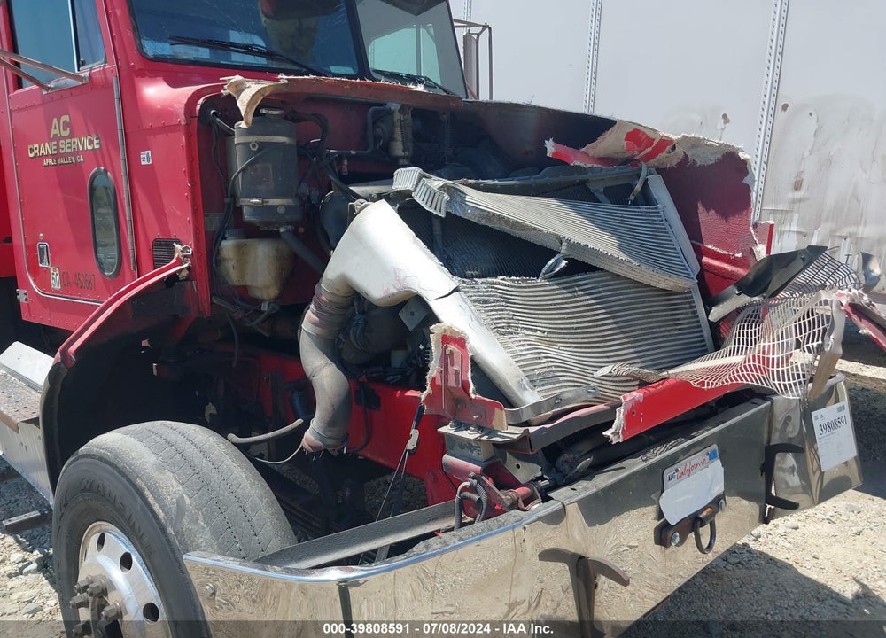2001 PETERBILT 330 VIN: 2NPNLD0X01M554167