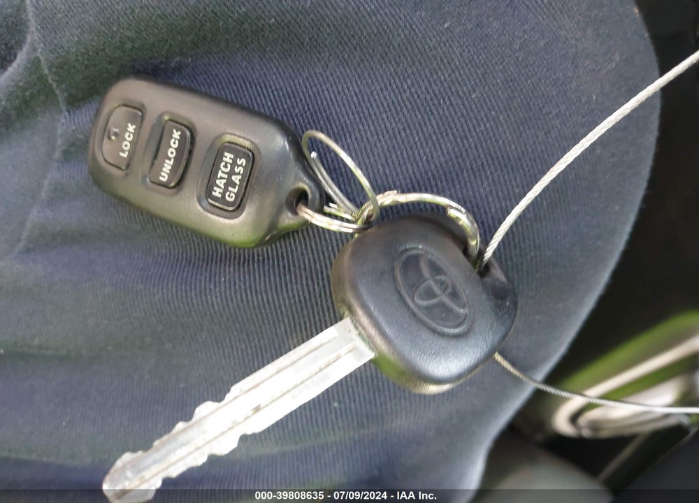 2007 TOYOTA MATRIX/XR VIN: 2T1KR32E57C635336