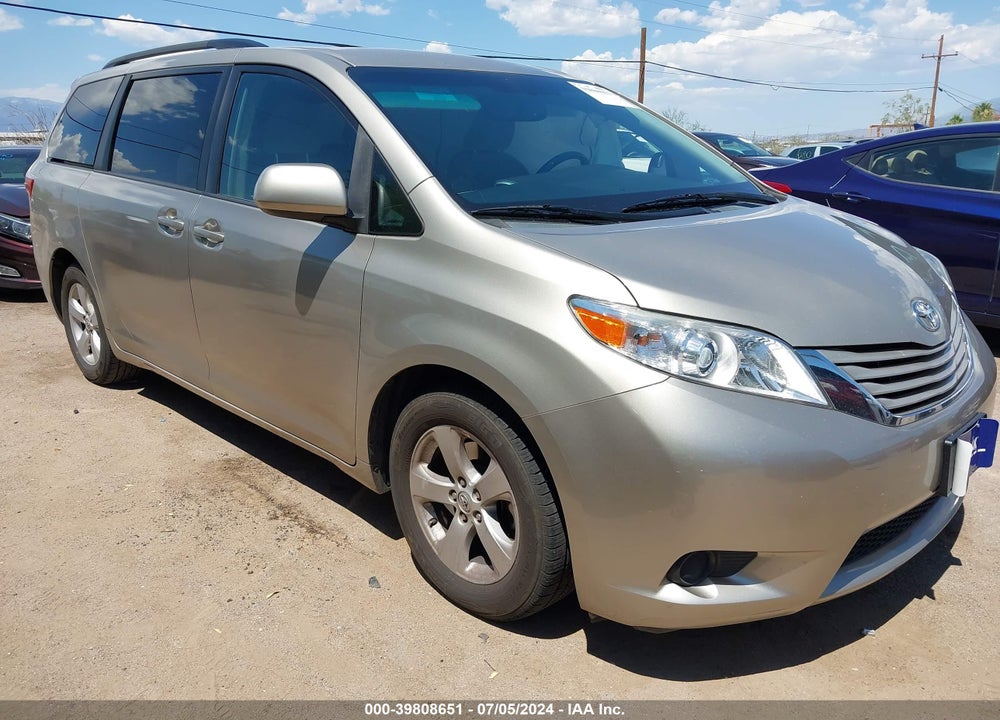 2015 TOYOTA SIENNA LE 8 PASSENGER VIN: 5TDKK3DC5FS626173