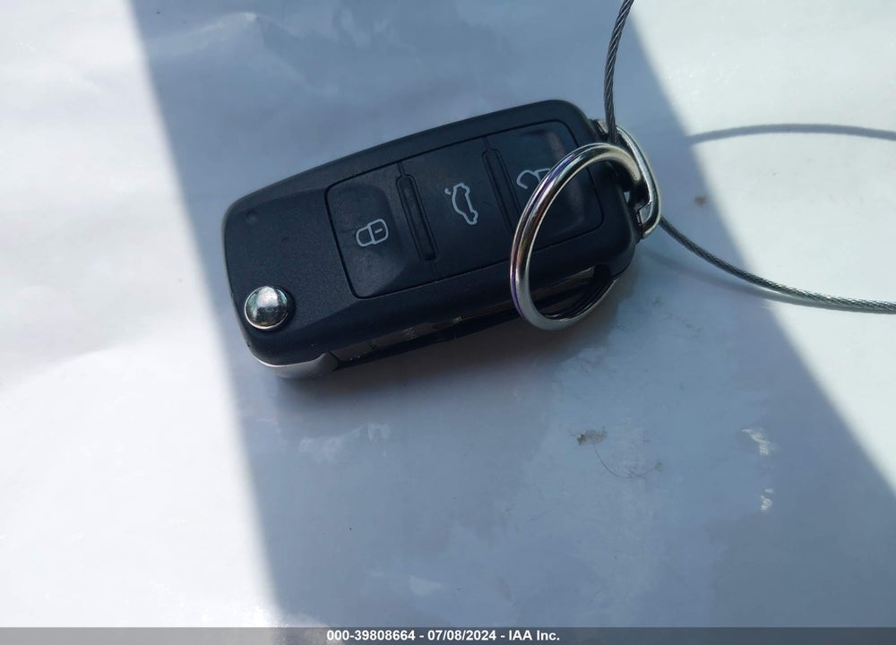 2015 VOLKSWAGEN JETTA 2.0L S VIN: 3VW2K7AJ8FM245845
