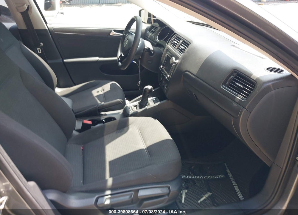 2015 VOLKSWAGEN JETTA 2.0L S VIN: 3VW2K7AJ8FM245845
