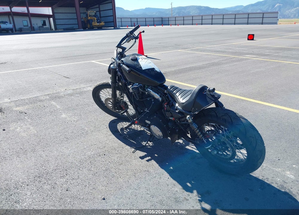 2011 HARLEY-DAVIDSON XL1200 X VIN: 1HD1LC311BC408623