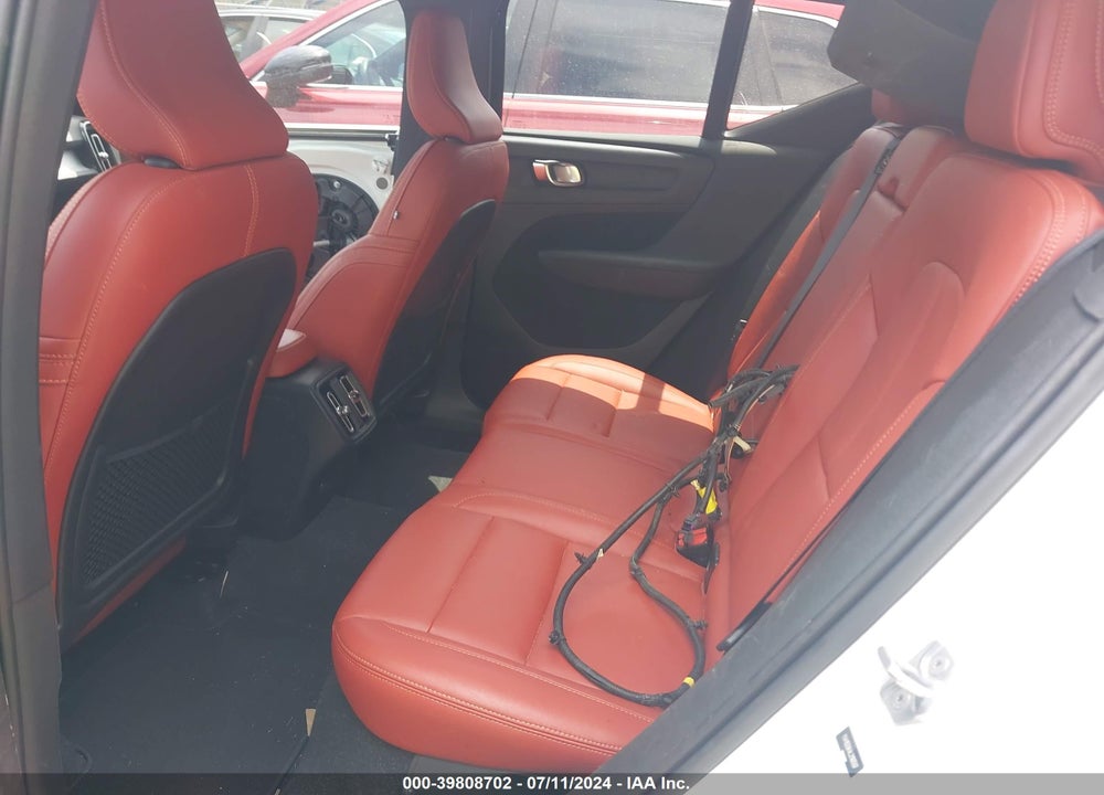 2020 VOLVO XC40 T5 MOMENTUM VIN: YV4162UK4L2180597
