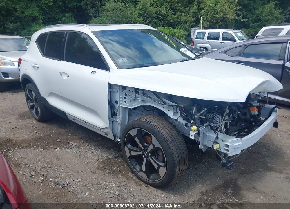 2020 VOLVO XC40 T5 MOMENTUM VIN: YV4162UK4L2180597