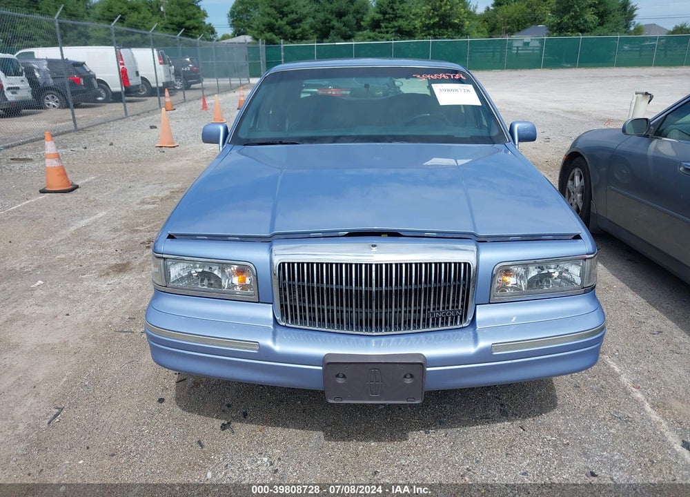 1995 LINCOLN TOWN CAR EXECUTIVE VIN: 1LNLM81W9SY709982