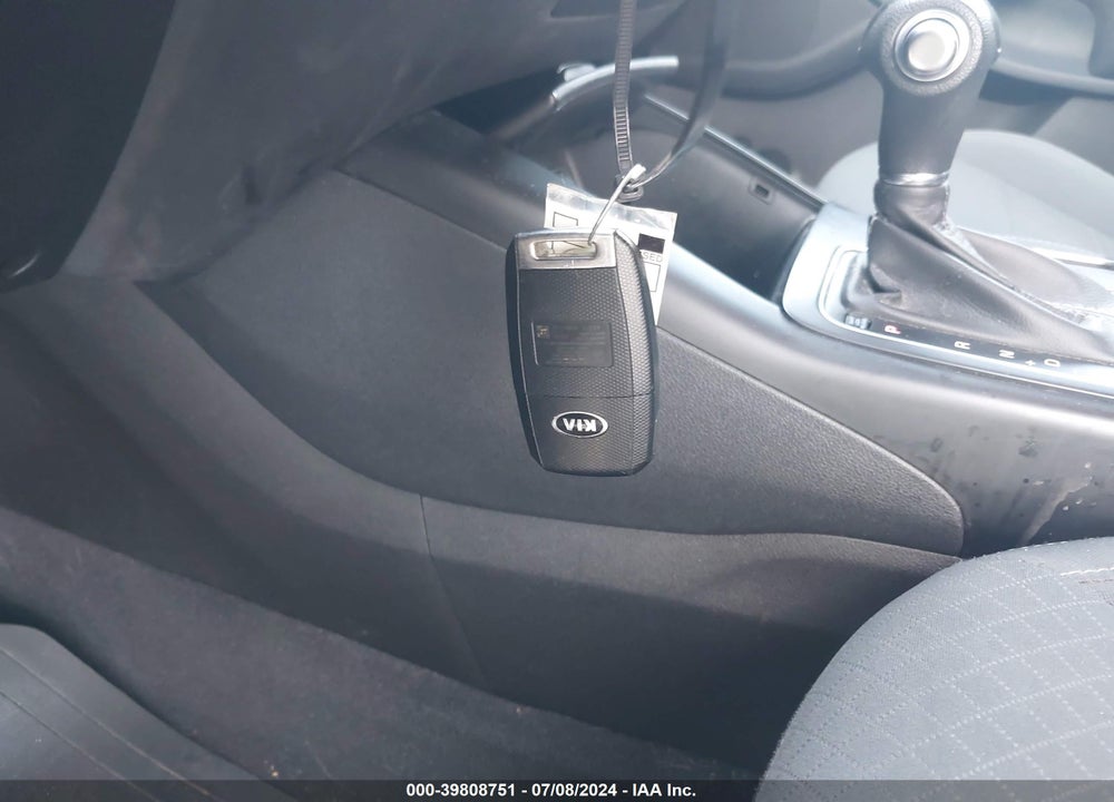 2016 KIA SORENTO 2.4L L VIN: 5XYPG4A30GG098302