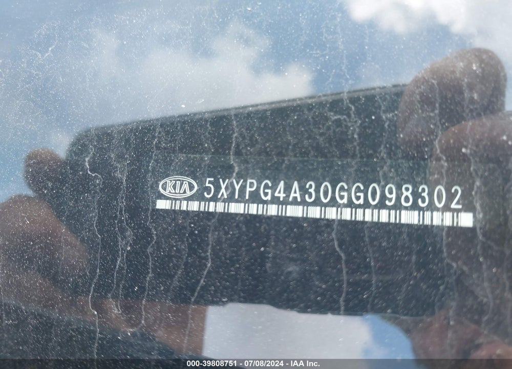 2016 KIA SORENTO 2.4L L VIN: 5XYPG4A30GG098302