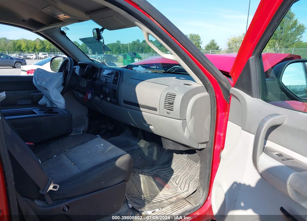 2008 GMC SIERRA 1500 WORK TRUCK VIN: 1GTEC19J38Z272533