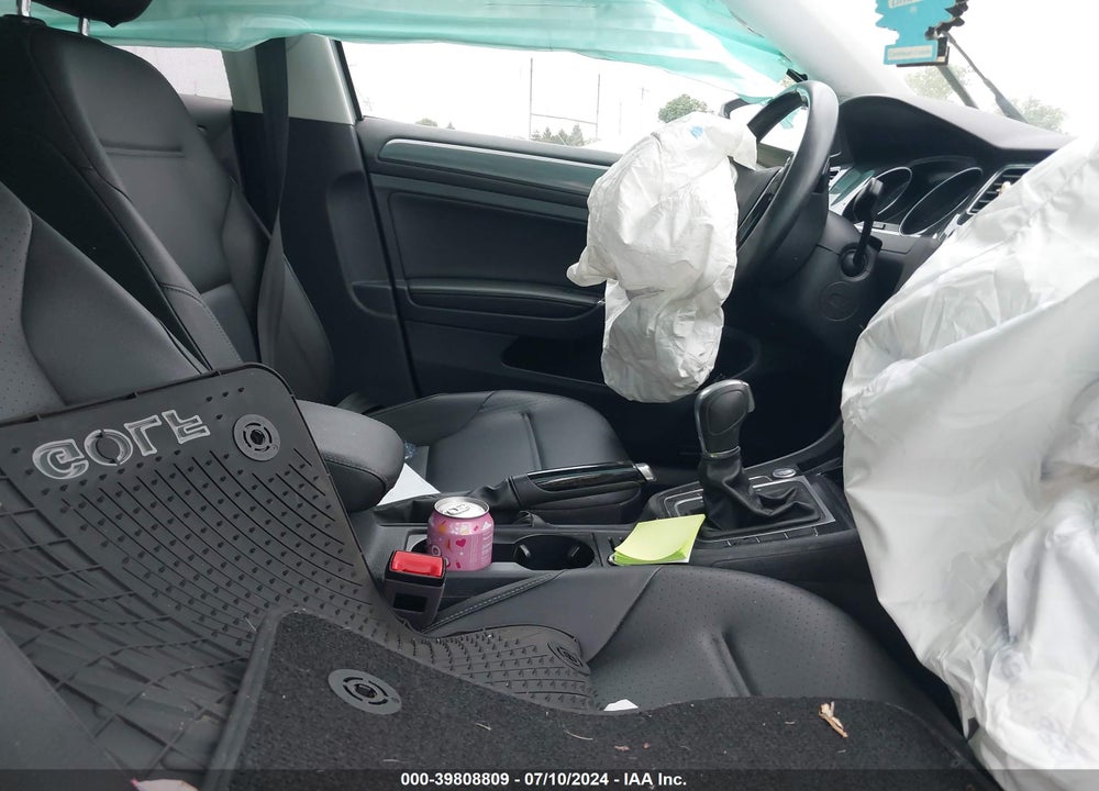 2018 VOLKSWAGEN GOLF SPORTWAGEN TSI S/TSI SE VIN: 3VWD17AU8JM767308