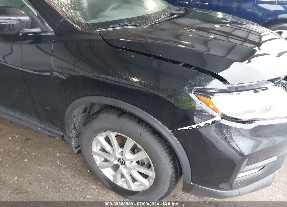 2018 NISSAN ROGUE SV VIN: 5N1AT2MT0JC832560