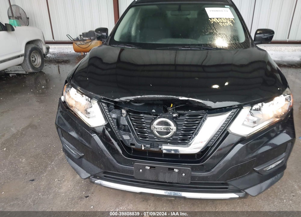 2018 NISSAN ROGUE SV VIN: 5N1AT2MT0JC832560